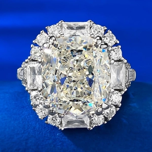 Luxurious Cushion Cut G Color Simulated Diamond Halo Ring 925 Sterling Silver Inlaid Rhinestone Wedding Engagement Ring For Women