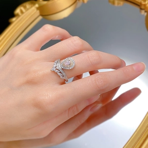 Zweiteiliges Ringset mit rosa tropfenförmigem Stein und silbernem Band für Damen