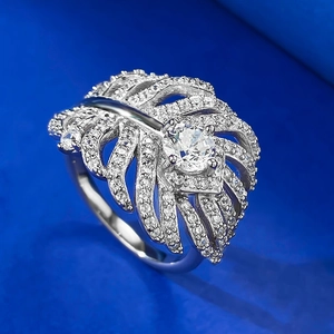 Bague feuille élégante en argent S925 avec micro-pavé de cristaux et pierre centrale