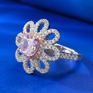 Bague fleur de luxe en argent S925 avec une pierre rose centrale de taille coussin