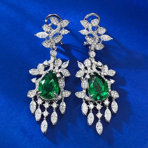 Boucles d'oreilles pendantes en argent S925 avec émeraudes et pierres de zircone en feuilles