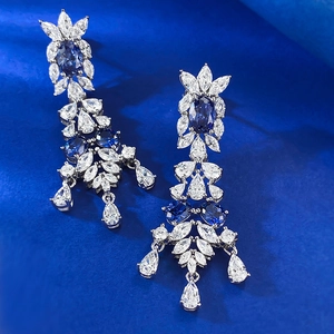 Élégantes boucles d'oreilles lustre en argent S925 avec pierres de tanzanite bleue ovale