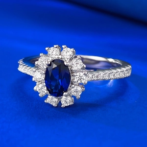 Bague luxueuse en argent S925 avec saphir ovale et pavé de diamants étincelants