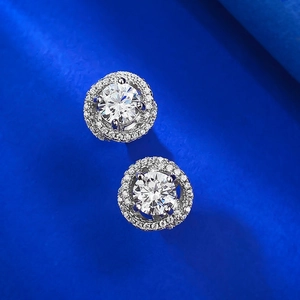 Boucles d'oreilles halo en argent 925 avec diamant simulé rond et bordure torsadée
