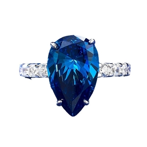 Elegante anello in argento S925 con zaffiro blu reale a forma di pera e pavé di diamanti