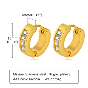 Goldene Edelstahl-Ohrringe mit weißen Zirkonia-Steinen und 13mm Durchmesser-Design