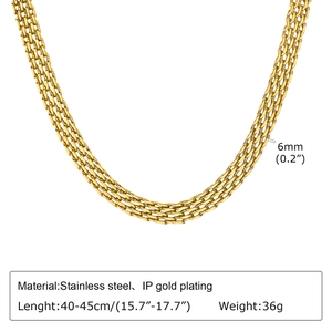 Détail d'un collier en maille d'acier inoxydable plaqué or de 6 mm de large