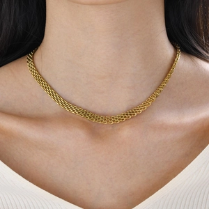 Collier Chaîne en Maille d'Acier Inoxydable Minimaliste pour Femme Ras du Cou Tissé Multi-Rangs Plaqué Or Bijoux Mode