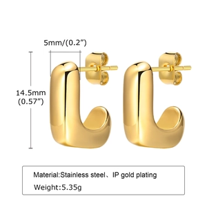 Boucles d'oreilles carrées en J en acier doré poli avec détails des mesures