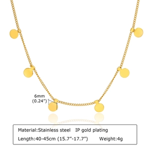 Vue détaillée du collier en acier inoxydable doré avec pendentifs ronds de 6mm et placage IP