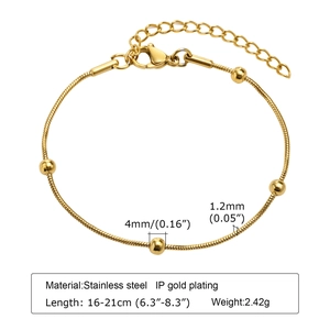 Vue détaillée du bracelet chaîne serpent doré avec perles de 4mm et dimensions