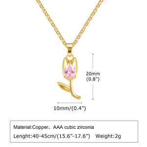 Détails du collier tulipe avec zircone rose en forme de goutte et chaîne en cuivre doré