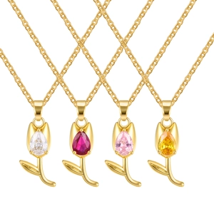 Collier pendentif tulipe avec zircon goutte rouge et multicolore en cuivre plaqué or