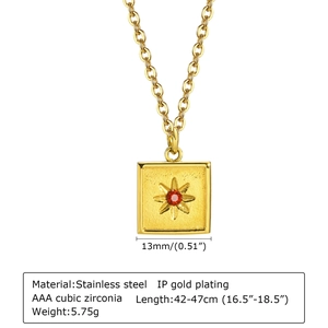Collier en acier inoxydable doré avec pendentif carré, zircon rouge et gravure d'étoile