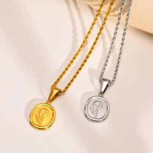 Collier Pendentif Tournesol en Relief en Acier Inoxydable Vintage pour Femmes Design Floral Ovale Chaîne Torsadée Bijoux