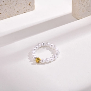Bague en perles et perle dorée en acier inoxydable plaqué or 18k au style minimaliste