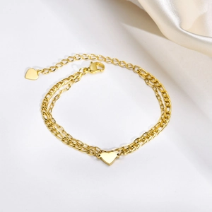 Bracciale a doppio strato in acciaio inossidabile dorato con ciondoli a cuore lucidi