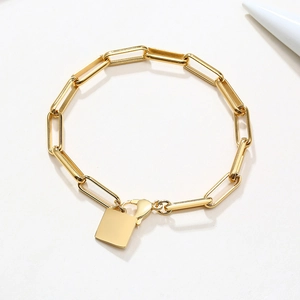 Bracelet Chaîne Paperclip Minimaliste en Acier Inoxydable Avec Médaille Carrée Polie Bijoux Géométriques Plaqué Or IP pour Femme