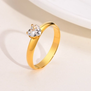 Anello in Acciaio Inossidabile Placcato Oro a Forma di Cuore con Zirconia Anello a Fascia con Pietra a Cuore per Donna Gioielli