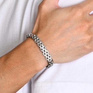 Poliertes silbernes Herrenarmband aus Edelstahl mit dreireihigem Gliederarmband-Design