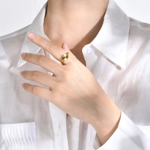 Vintage Stainless Steel Oval Signet Ring For Women Gold Plated Sunburst Pattern Engraved Radiating Texture Minimalist Jewelry Finger Ring
