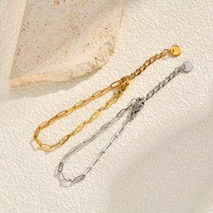 Minimalistische Büroklammer-Kettenarmbänder in Gold und Silber mit verstellbarem Verschluss
