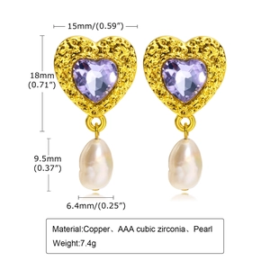 Détails et dimensions des boucles d'oreilles cœur en laiton, zircon violet et perles