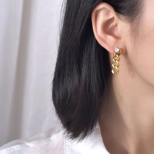 Boucles d'Oreilles Pendantes en Acier Inoxydable avec Chaîne en Zirconia Coeur Plaqué Or IP Bijoux Femme Cadeau