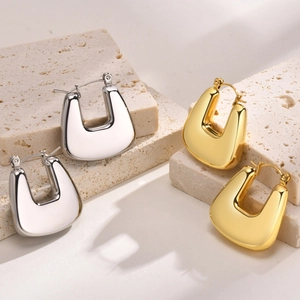 Boucles d'Oreilles Créoles en Forme de U en Acier Inoxydable Minimaliste de Style Français pour Femmes Bijoux d'Oreille Géométriques