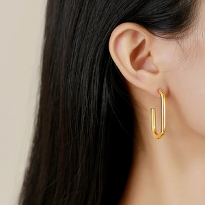 Polished gold rectangular u-shape geometric earrings for women in minimalist style
