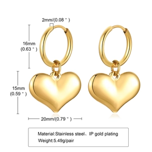 Dimensions détaillées des boucles d'oreilles cœur en acier doré avec mesures de 16mm