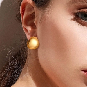 Edelstahl Chunky C-Form Creolen IP Gold Plattiert Minimalistische Dome Ohrstecker Damen Mode Schmuck