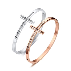 Bracelet Jonc Croix en Acier Inoxydable Minimaliste pour Femme avec Strass Brillants Bijoux de Mode Accessoires Cadeau