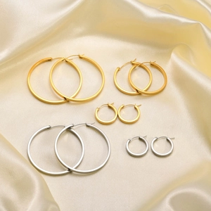 Boucles d'Oreilles Créoles en Acier Inoxydable Poli pour Femmes Grandes Boucles d'Oreilles Cercle Géométrique Minimaliste Bijoux Plaqué Or Argent