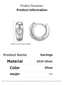 Détail des boucles d'oreilles en argent S925 et zircon coeur, taille 0,49cm x 1,16cm
