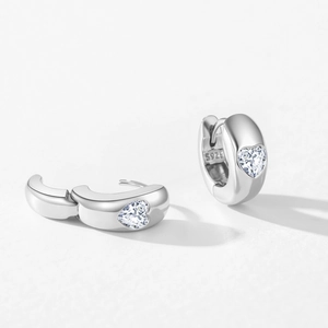 Élégantes boucles d'oreilles créoles en argent 925 avec zircon cubique en cœur