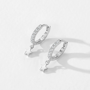 Boucles d'oreilles créoles en argent S925 avec pavé de zircons et breloques étoiles