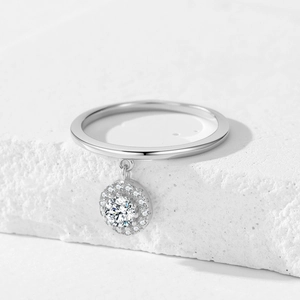 Polierter Ring aus 925 Sterlingsilber mit funkelndem runden Zirkonia-Halo-Anhänger