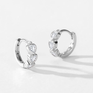 Eleganti orecchini a cerchio a cuore in argento S925 e zirconi con finitura lucida