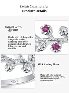 Detail der S925 Silberpunze und des 5A rosa Zirkonia-Steins am floralen Zweigring