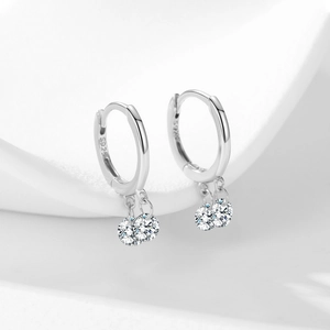 Boucles d'oreilles créoles en argent 925 avec pampilles en zircon et poinçon S925