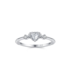 Bague exquise en argent sterling S925 avec zircon en forme de cœur et fini poli