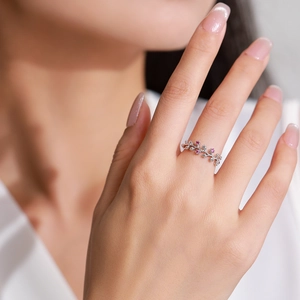Eleganter 925er Sterling Silber Ring mit Pflaumenblüten Design und rosa weißen Steinen