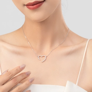 Élégant collier pendentif cœur en argent sterling 925 avec zircons scintillants pour femme