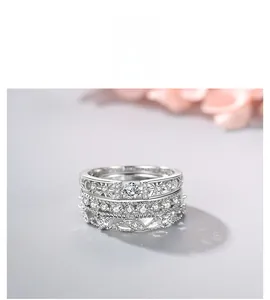 Dettaglio di anelli a foglia in argento 925 con zirconi brillanti in stile sovrapposto
