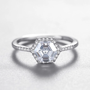 Bague en argent S925 avec diamant hexagonal de 1 ct et anneau serti de pavés