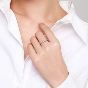 Elegant S925 sterling silver crown ring featuring marquise and round cubic zirconia stones