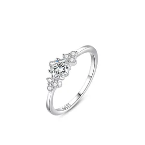 925 Sterling Silver Ring For Women Princess Cut Square Zirconia Inlaid Adjustable Finger Ring Sweet Minimalist Jewelry Gift
