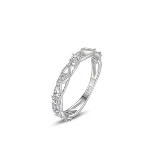 Anello in Argento Sterling 925 a Forma di Foglia per Donna Delicato Anello Traforato con Intarsio in Zirconia Gioielli Raffinati Regalo di Nozze