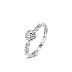 Bague en Argent Sterling 925 pour Femme Minimaliste Rond Zirconia Bague Exquise Circulaire Géométrique Incrustée Bague Bijoux Cadeau
